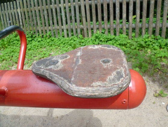 Wippe - Kinderspielplatz Jahnstr./Ecke Barbarossa-Str.